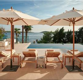 5 bedroom villa with infinity pool and sea views Hvar Town, sleeps 10